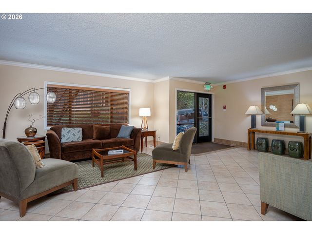 2021 Sw MAIN St 32, Portland, OR 97205