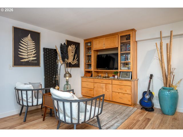 2021 Sw MAIN St 32, Portland, OR 97205