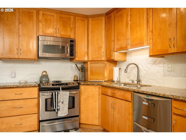 2021 Sw MAIN St 32, Portland, OR 97205