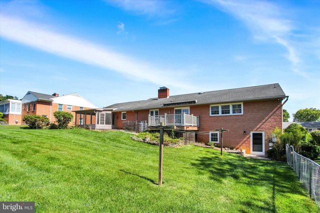 9130 MEADOWBROOK DR, Waynesboro, PA 17268
