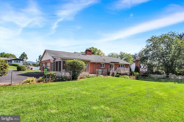 9130 MEADOWBROOK DR, Waynesboro, PA 17268
