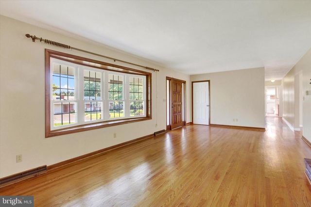 9130 MEADOWBROOK DR, Waynesboro, PA 17268