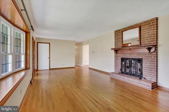 9130 MEADOWBROOK DR, Waynesboro, PA 17268