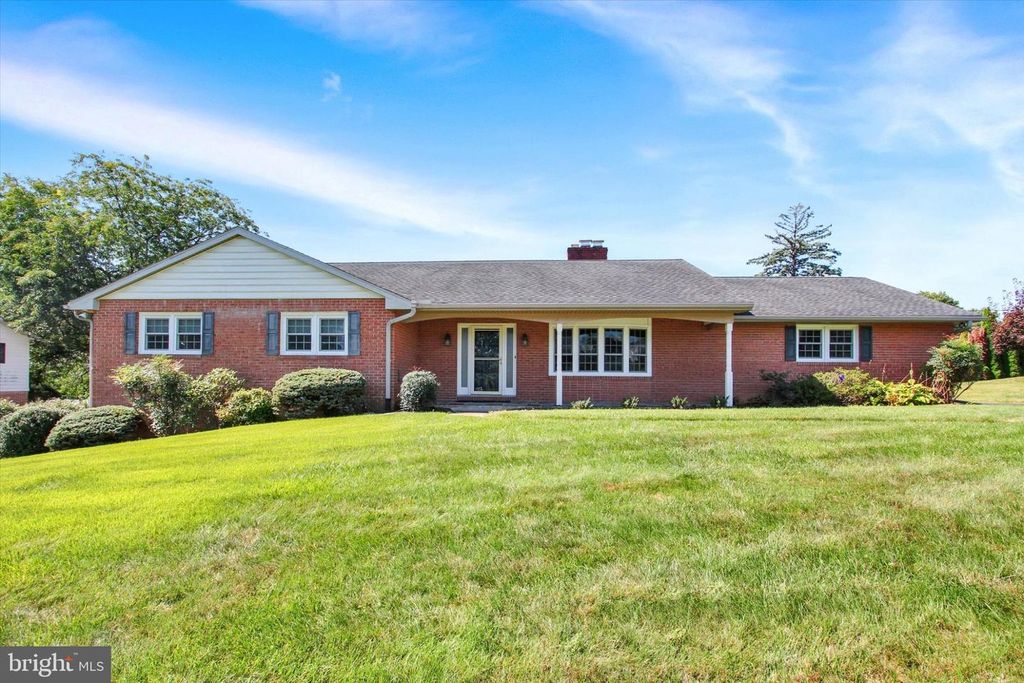 9130 MEADOWBROOK DR, Waynesboro, PA 17268