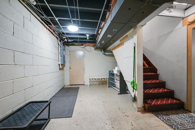 7021 34th Avenue N, Crystal, MN 55427