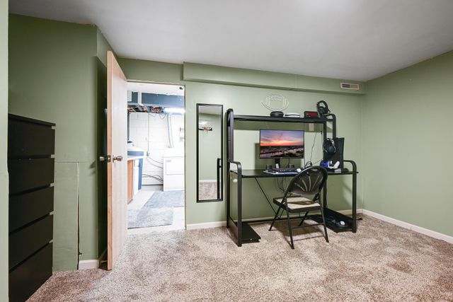 7021 34th Avenue N, Crystal, MN 55427