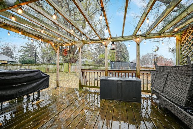 7021 34th Avenue N, Crystal, MN 55427