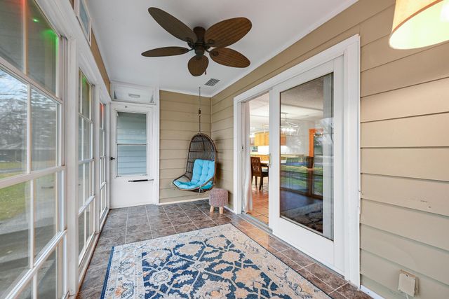 7021 34th Avenue N, Crystal, MN 55427