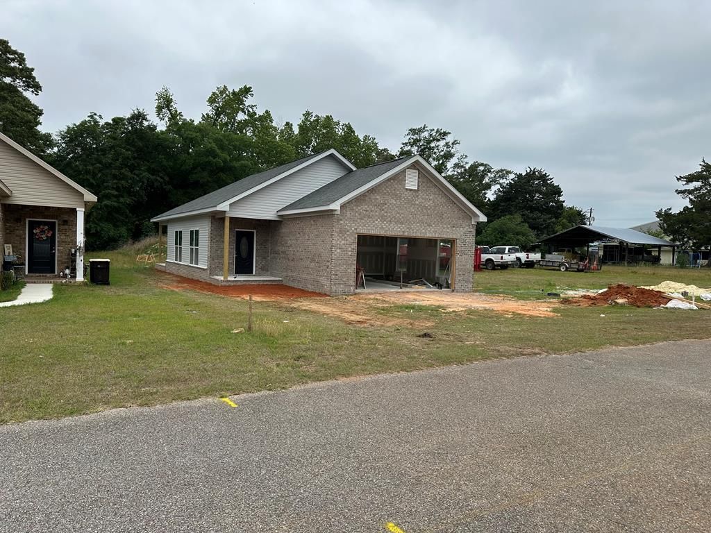 40 Central Street, Dothan, AL 36303