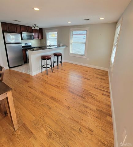 517 New Brunswick Avenue A, Fords, NJ 08863