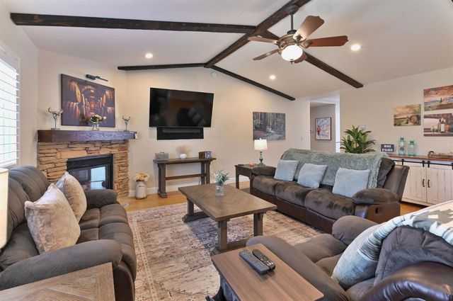 333 Oak Tree Cir, Murphys, CA 95247