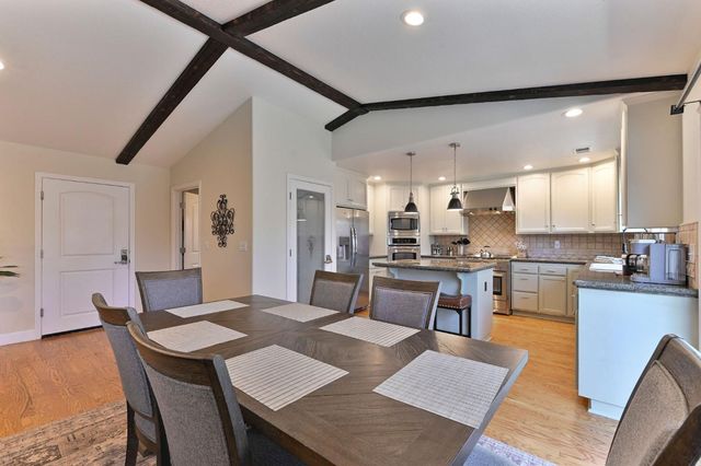 333 Oak Tree Cir, Murphys, CA 95247