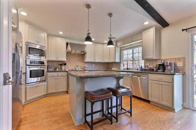 333 Oak Tree Cir, Murphys, CA 95247