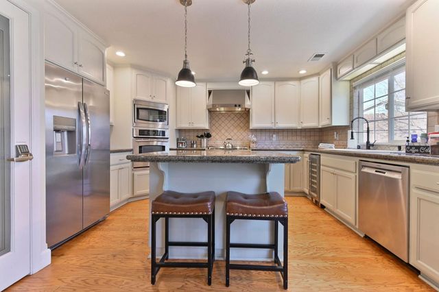 333 Oak Tree Cir, Murphys, CA 95247