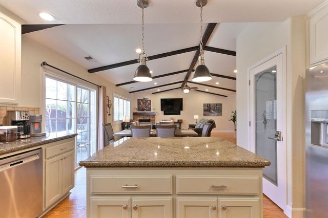 333 Oak Tree Cir, Murphys, CA 95247