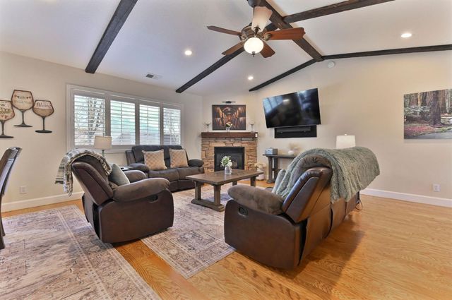 333 Oak Tree Cir, Murphys, CA 95247