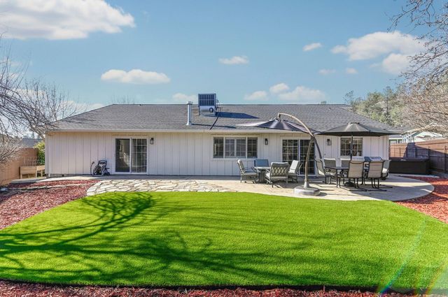 333 Oak Tree Cir, Murphys, CA 95247