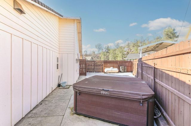 333 Oak Tree Cir, Murphys, CA 95247