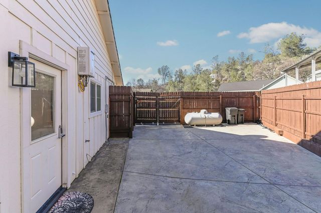 333 Oak Tree Cir, Murphys, CA 95247