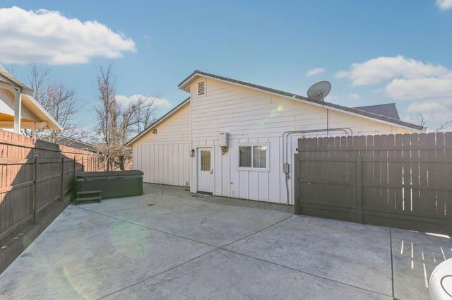 333 Oak Tree Cir, Murphys, CA 95247