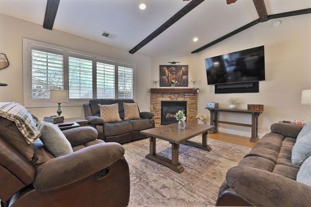 333 Oak Tree Cir, Murphys, CA 95247