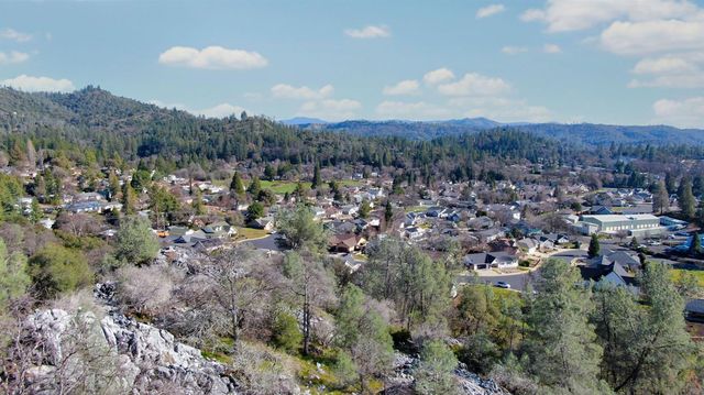 333 Oak Tree Cir, Murphys, CA 95247