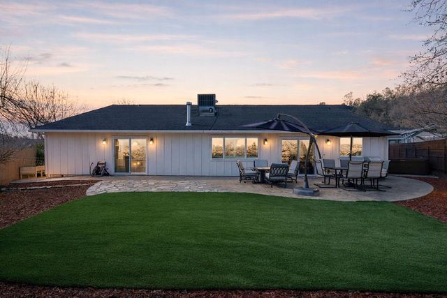 333 Oak Tree Cir, Murphys, CA 95247