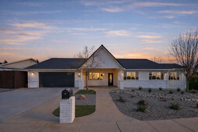 333 Oak Tree Cir, Murphys, CA 95247