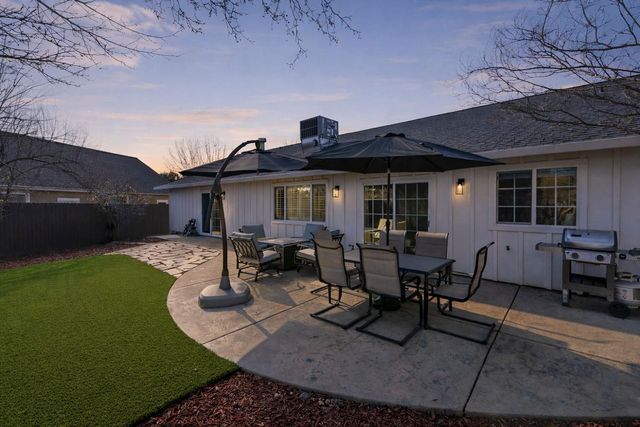 333 Oak Tree Cir, Murphys, CA 95247