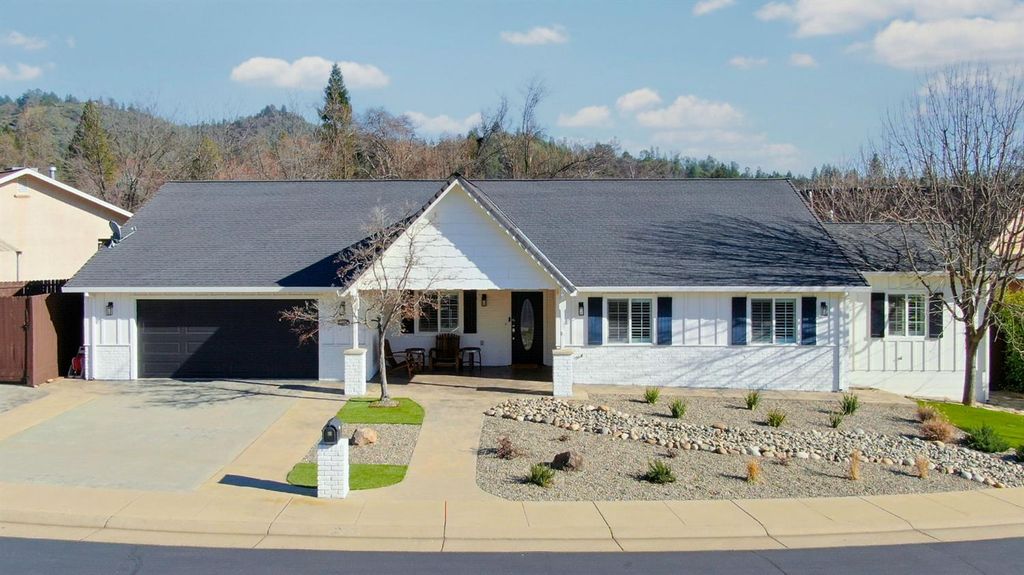 333 Oak Tree Cir, Murphys, CA 95247