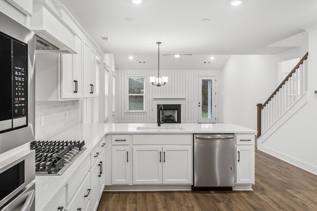 666 Conifer Drive, Spring Hill, TN 37174