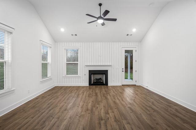 666 Conifer Drive, Spring Hill, TN 37174