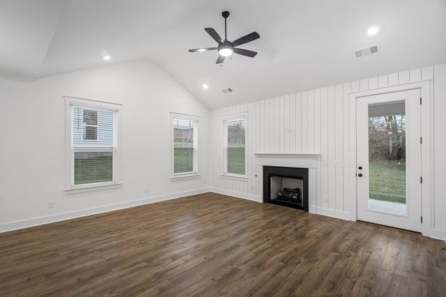 666 Conifer Drive, Spring Hill, TN 37174