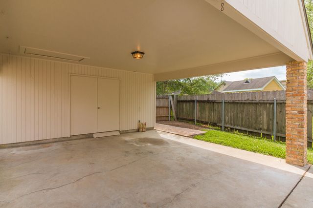 101 Lazy Creek Drive, Lafayette, LA 70506