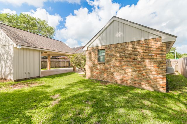 101 Lazy Creek Drive, Lafayette, LA 70506