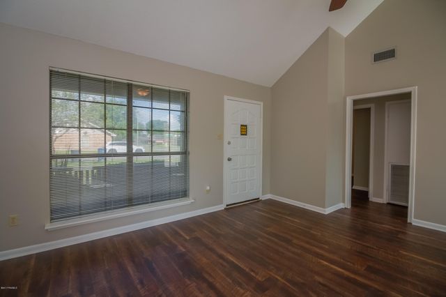 101 Lazy Creek Drive, Lafayette, LA 70506