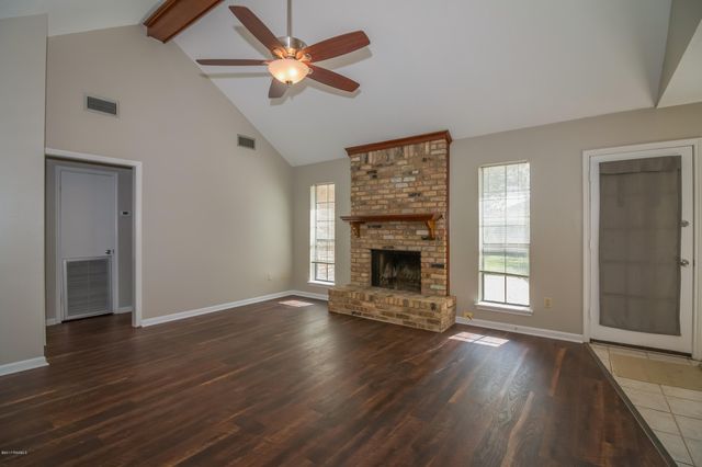 101 Lazy Creek Drive, Lafayette, LA 70506