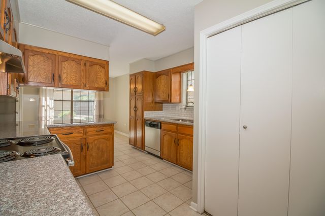 101 Lazy Creek Drive, Lafayette, LA 70506