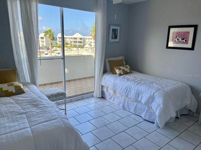 Q COSTA DORADA II Q8, Dorado, PR 00646