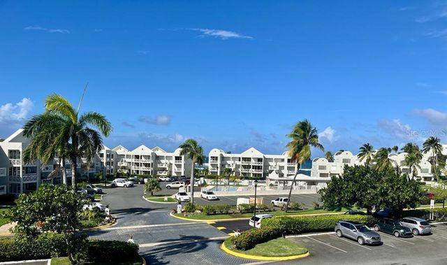 Q COSTA DORADA II Q8, Dorado, PR 00646