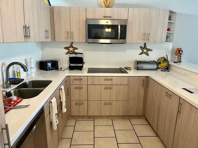 Q COSTA DORADA II Q8, Dorado, PR 00646