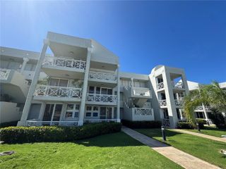 Q COSTA DORADA II Q8, Dorado, PR 00646