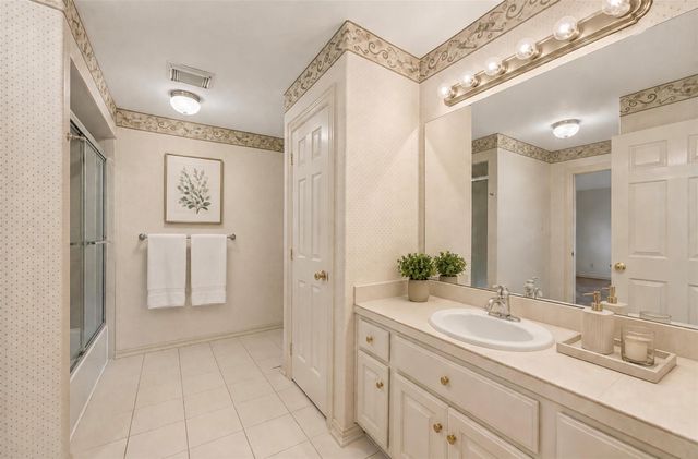 1611 Copperas Cove, Houston, TX 77077