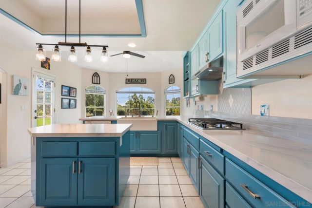 1010 Buena Suerte, Fallbrook, CA 92028