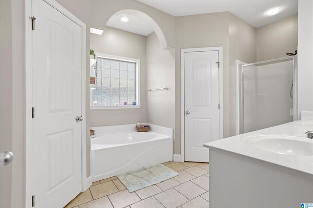 2053 HIGHVIEW WAY, Calera, AL 35040