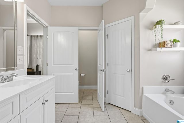 2053 HIGHVIEW WAY, Calera, AL 35040