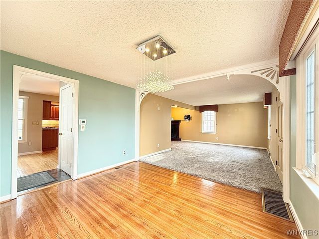 73 Tussing Lane, Tonawanda, NY 14150