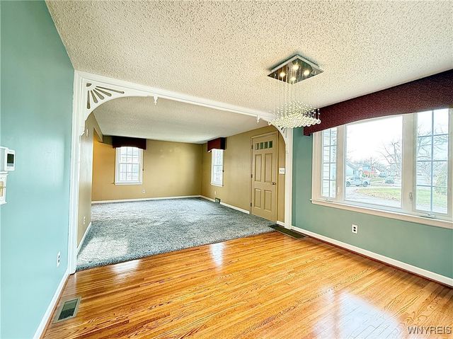 73 Tussing Lane, Tonawanda, NY 14150