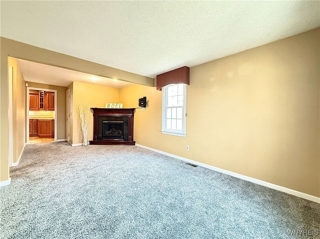 73 Tussing Lane, Tonawanda, NY 14150