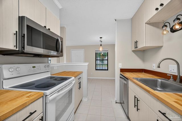2299 Scenic Hwy R10, Pensacola, FL 32503